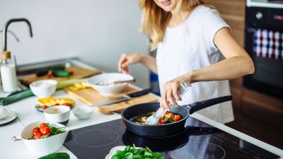 4 surprising health benefits of a home-cooked meal